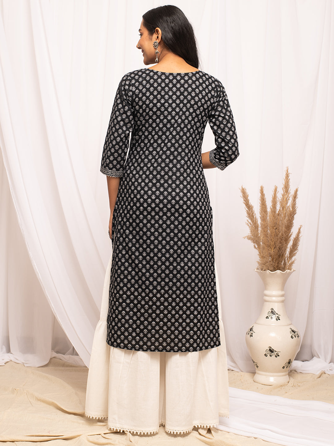 FIORRA Women's Floral Printed Black Cotton Straight Kurta